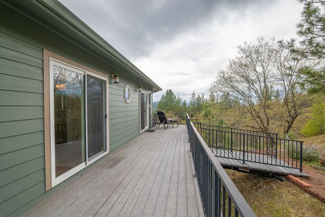 1360 Jaynes Drive, Grants Pass, OR 97527