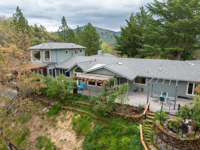 1360 Jaynes Drive, Grants Pass, OR 97527