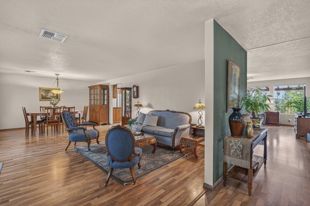 1360 Jaynes Drive, Grants Pass, OR 97527