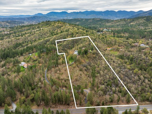 1360 Jaynes Drive, Grants Pass, OR 97527