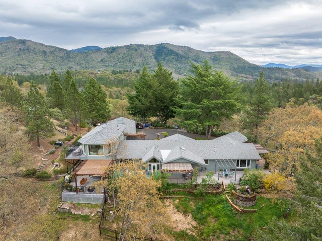 1360 Jaynes Drive, Grants Pass, OR 97527