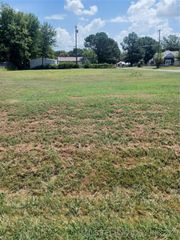 514 SE Main, Checotah, OK 74426