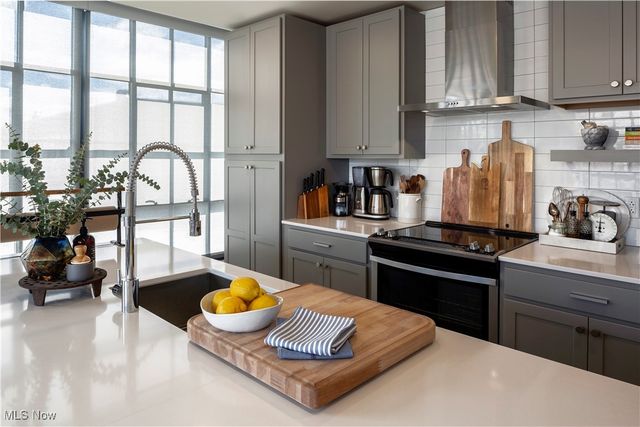 2048 Fulton Road 110, Cleveland, OH 44113