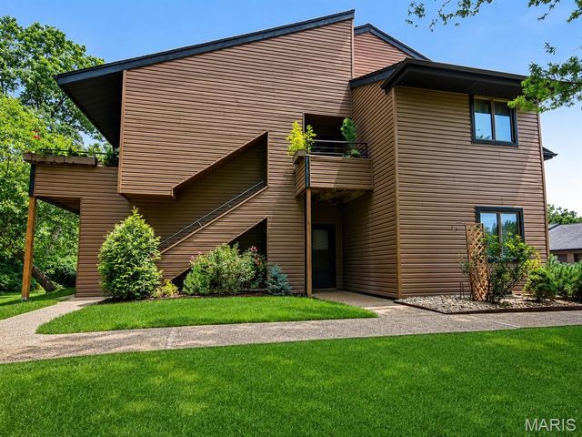13831 Amiot Court A, Maryland Heights, MO 63146