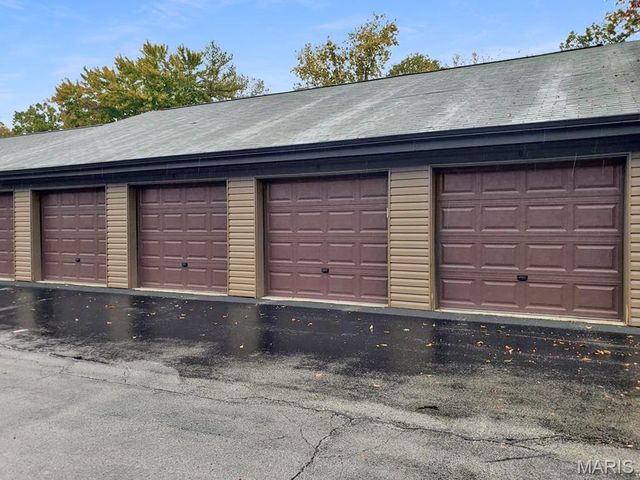 13831 Amiot Court A, Maryland Heights, MO 63146
