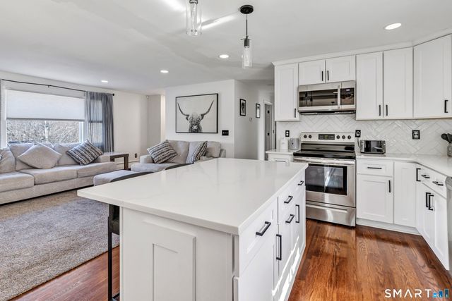 337 Thompson Street, East Haven, CT 06512