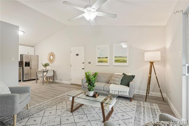 7519 Triwoods Drive K, Shrewsbury, MO 63119