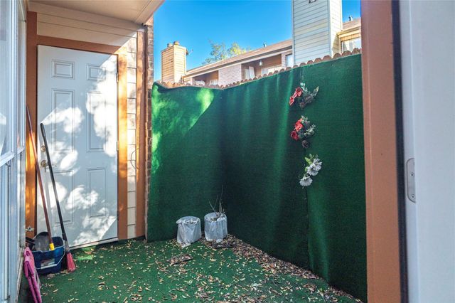 10202 Forum Park Drive 211, Houston, TX 77036