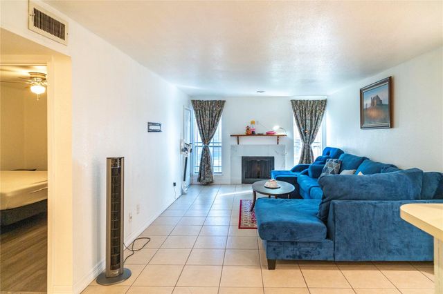 10202 Forum Park Drive 211, Houston, TX 77036