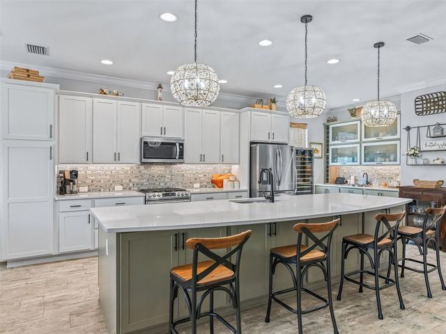 5689 HENRY LOOP, The Villages, FL 32163