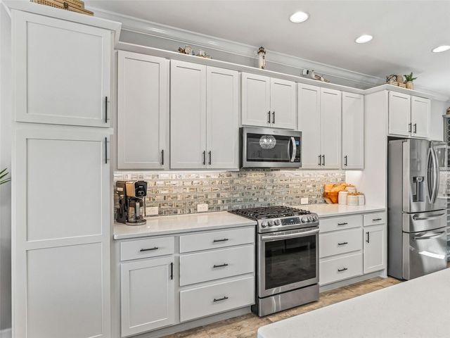 5689 HENRY LOOP, The Villages, FL 32163