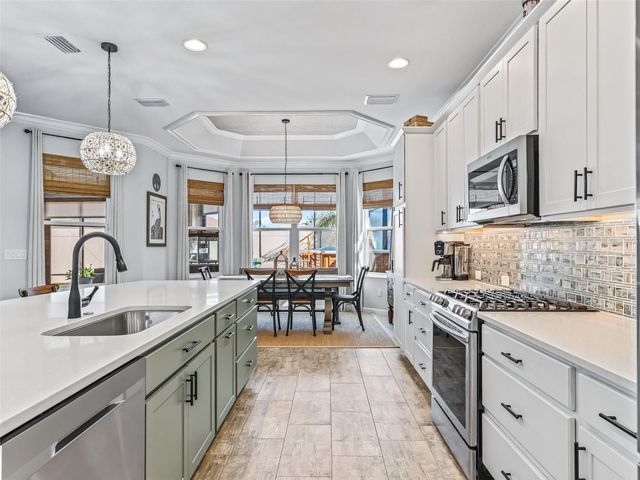 5689 HENRY LOOP, The Villages, FL 32163