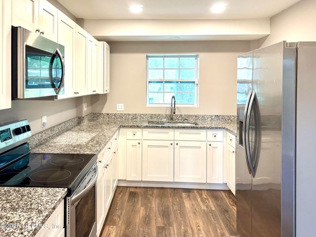 7018 BONNIE BRAE Lane, Jacksonville, FL 32210