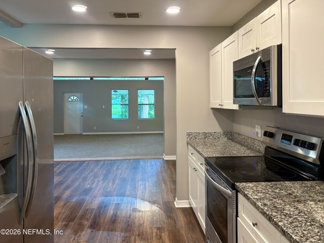 7018 BONNIE BRAE Lane, Jacksonville, FL 32210