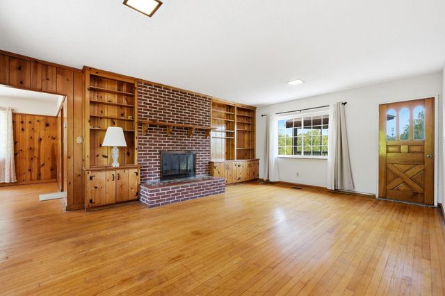 242 Esthel C Boulevard, Ona, WV 25545
