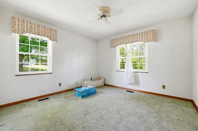 242 Esthel C Boulevard, Ona, WV 25545