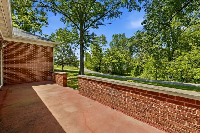242 Esthel C Boulevard, Ona, WV 25545