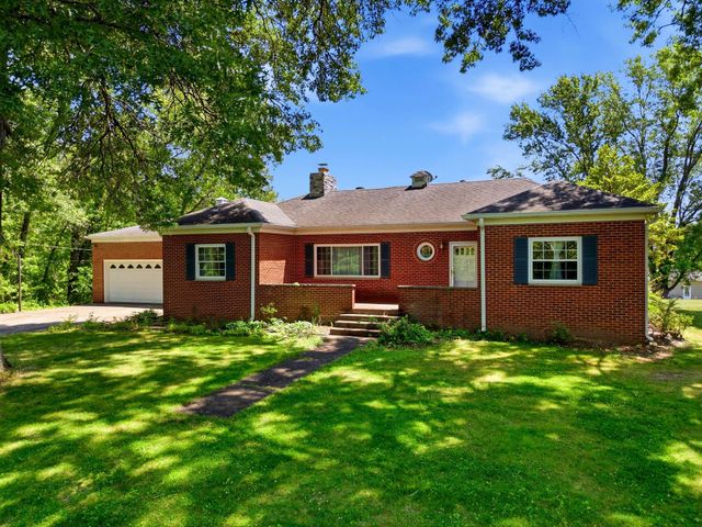 242 Esthel C Boulevard, Ona, WV 25545