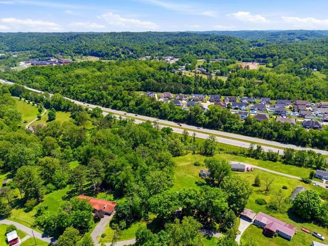 242 Esthel C Boulevard, Ona, WV 25545
