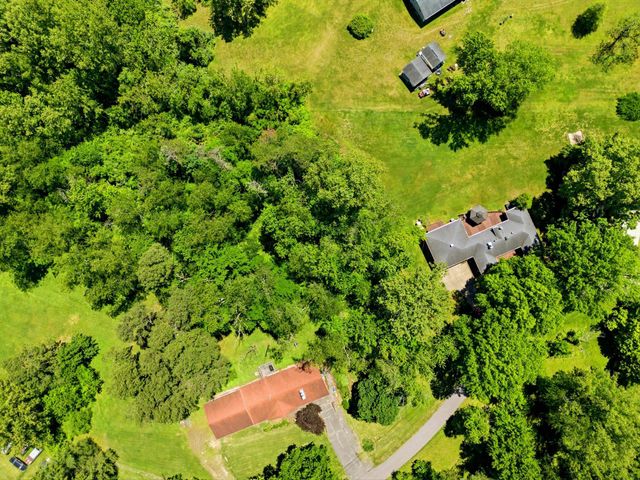 242 Esthel C Boulevard, Ona, WV 25545