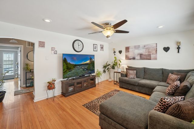 4420 Oak Park Avenue, Stickney, IL 60402