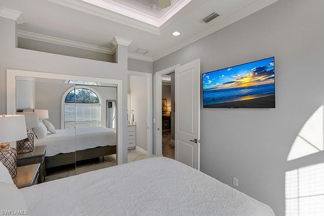 735 99th AVE N, Naples, FL 34108