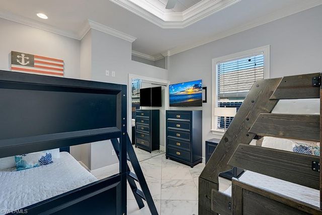 735 99th AVE N, Naples, FL 34108