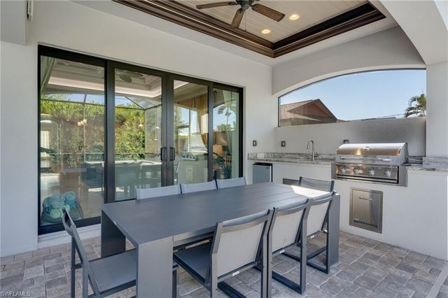 735 99th AVE N, Naples, FL 34108