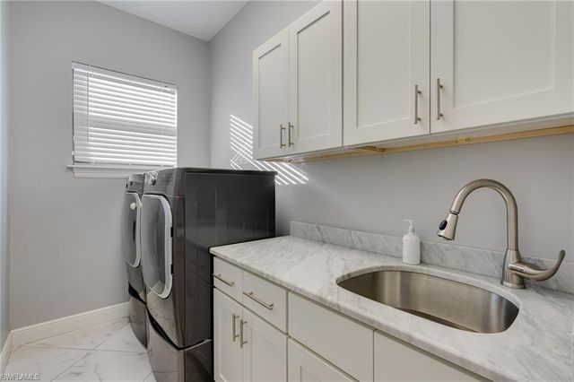 735 99th AVE N, Naples, FL 34108