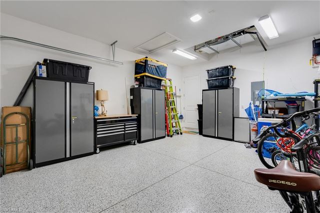 735 99th AVE N, Naples, FL 34108