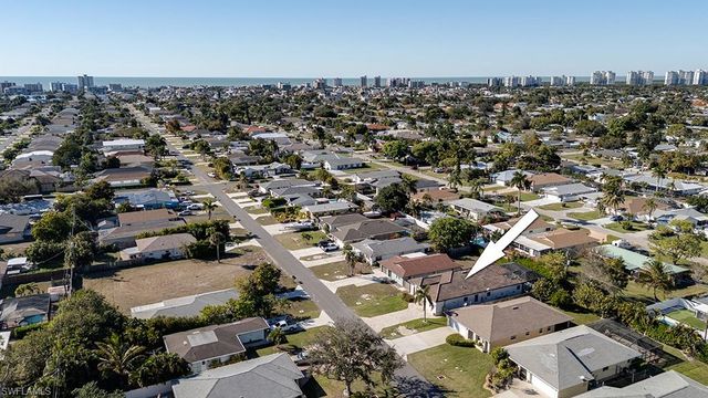 735 99th AVE N, Naples, FL 34108