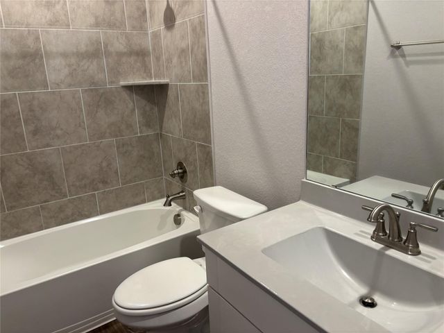 207 Whisper Rill DR, Hutto, TX 78634