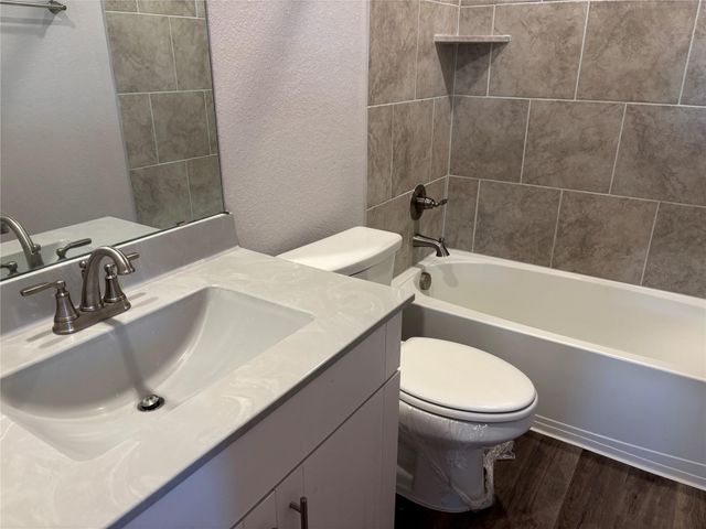 207 Whisper Rill DR, Hutto, TX 78634