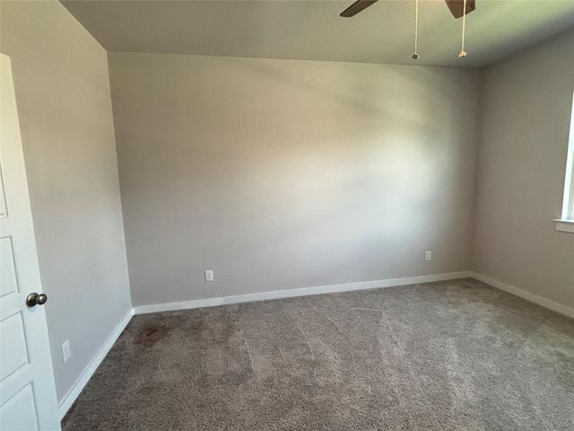 207 Whisper Rill DR, Hutto, TX 78634