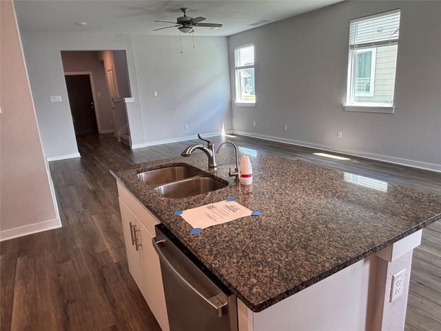 207 Whisper Rill DR, Hutto, TX 78634