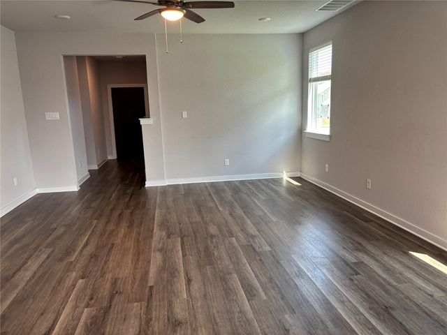 207 Whisper Rill DR, Hutto, TX 78634