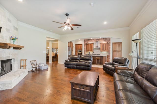 101 Pin Oak Lane, Hempstead, TX 77445