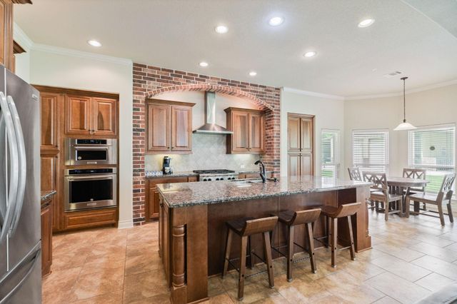 101 Pin Oak Lane, Hempstead, TX 77445