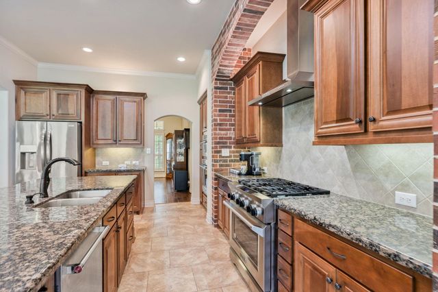 101 Pin Oak Lane, Hempstead, TX 77445