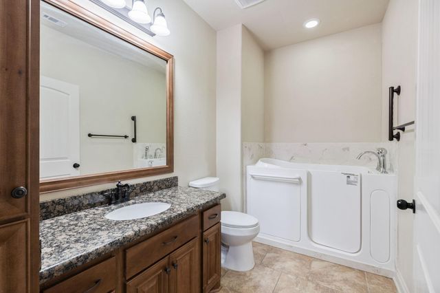 101 Pin Oak Lane, Hempstead, TX 77445
