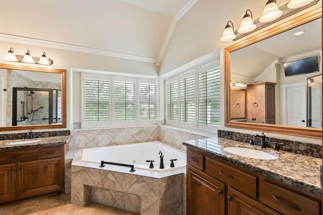 101 Pin Oak Lane, Hempstead, TX 77445