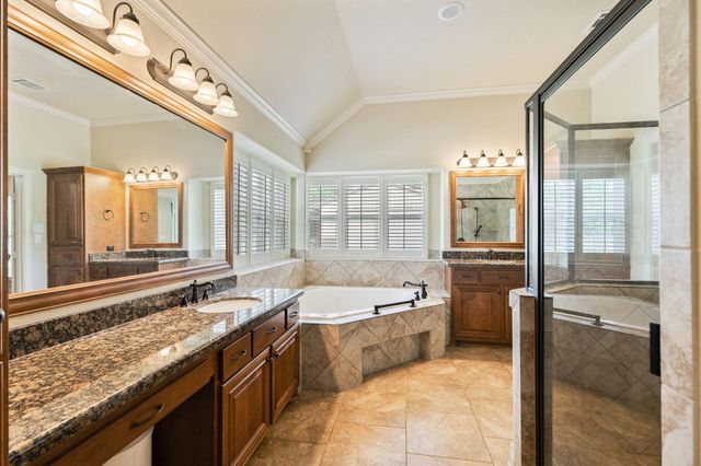 101 Pin Oak Lane, Hempstead, TX 77445