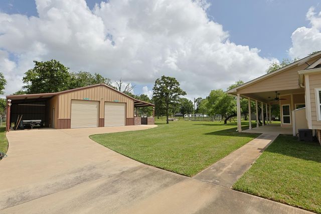 101 Pin Oak Lane, Hempstead, TX 77445