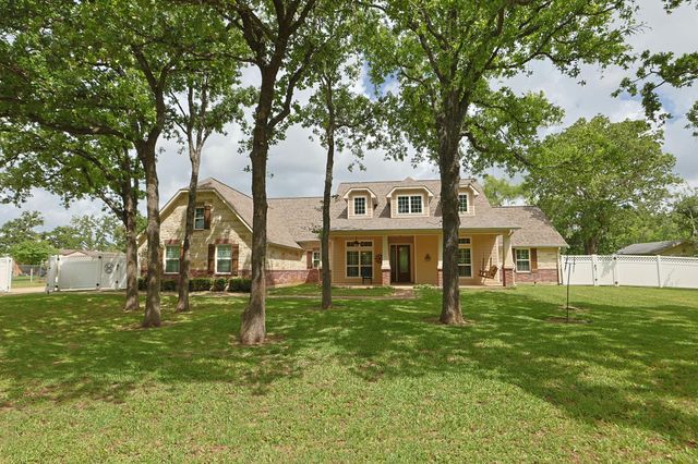 101 Pin Oak Lane, Hempstead, TX 77445