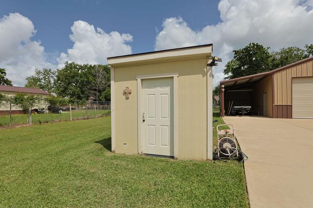 101 Pin Oak Lane, Hempstead, TX 77445