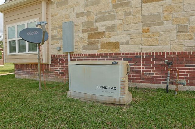101 Pin Oak Lane, Hempstead, TX 77445