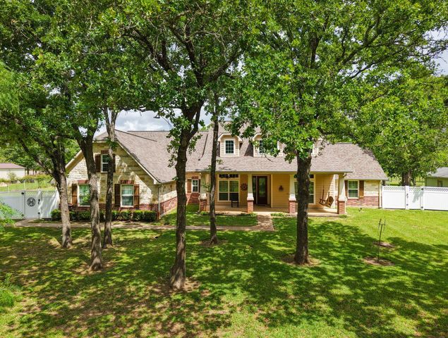 101 Pin Oak Lane, Hempstead, TX 77445