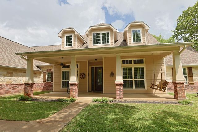 101 Pin Oak Lane, Hempstead, TX 77445