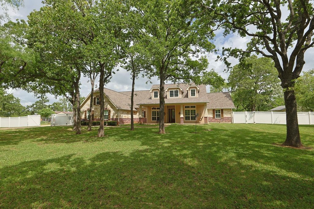 101 Pin Oak Lane, Hempstead, TX 77445
