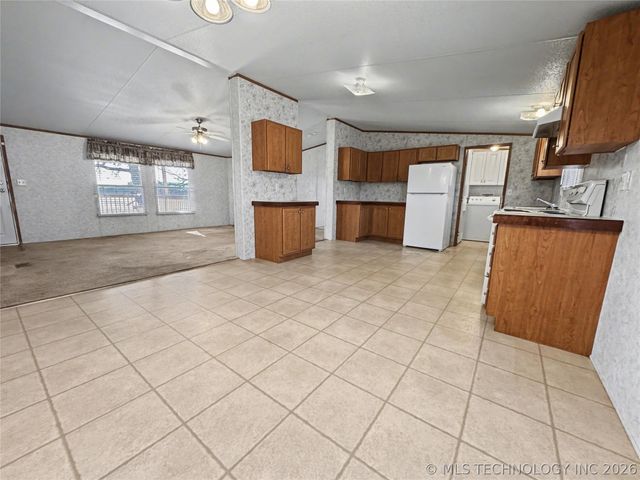 16373 N Grace Hudlen Road, Hulbert, OK 74441